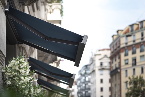 I would like advice on awnings and shade sails.